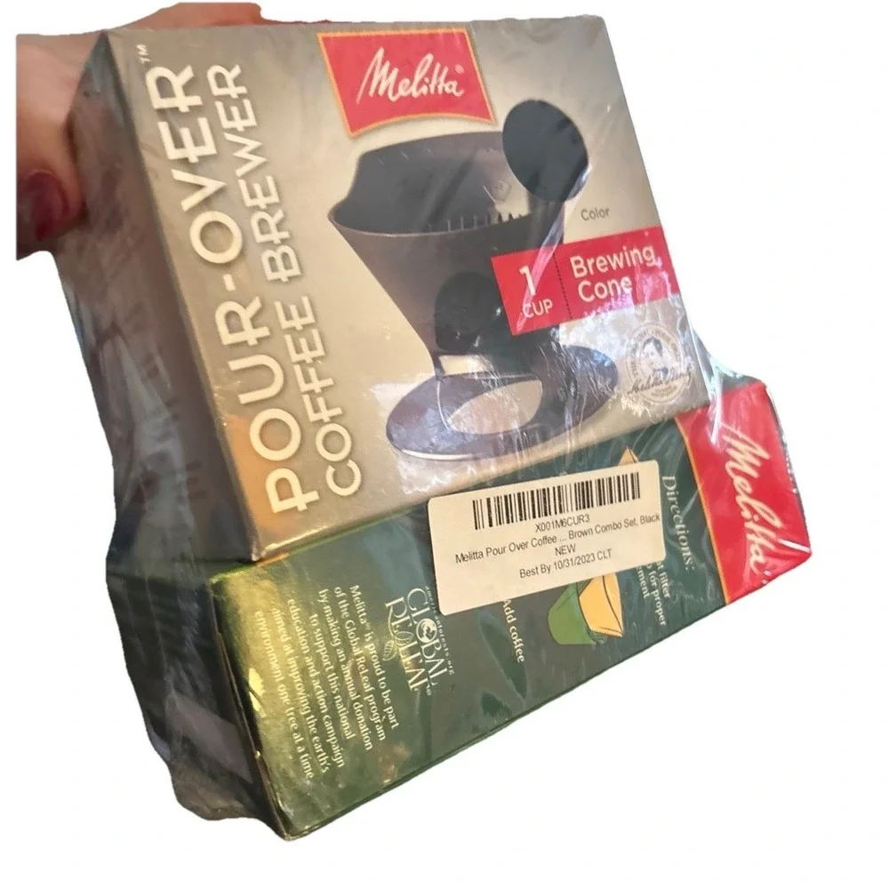 Melitta Filter Coffee Maker, Single Cup Pour-Over‎ Brewer, Black, + 100 Filters